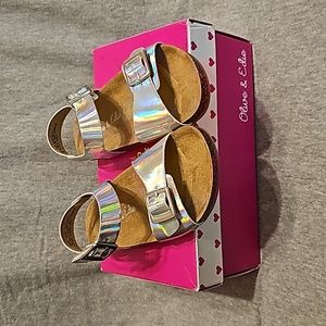 New OLIVE & EDIEFIFI SANDAL SZ. 8T